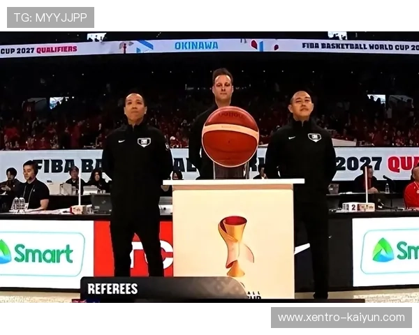 篮球裁判争议判罚引热议球迷在直播间激烈讨论风波